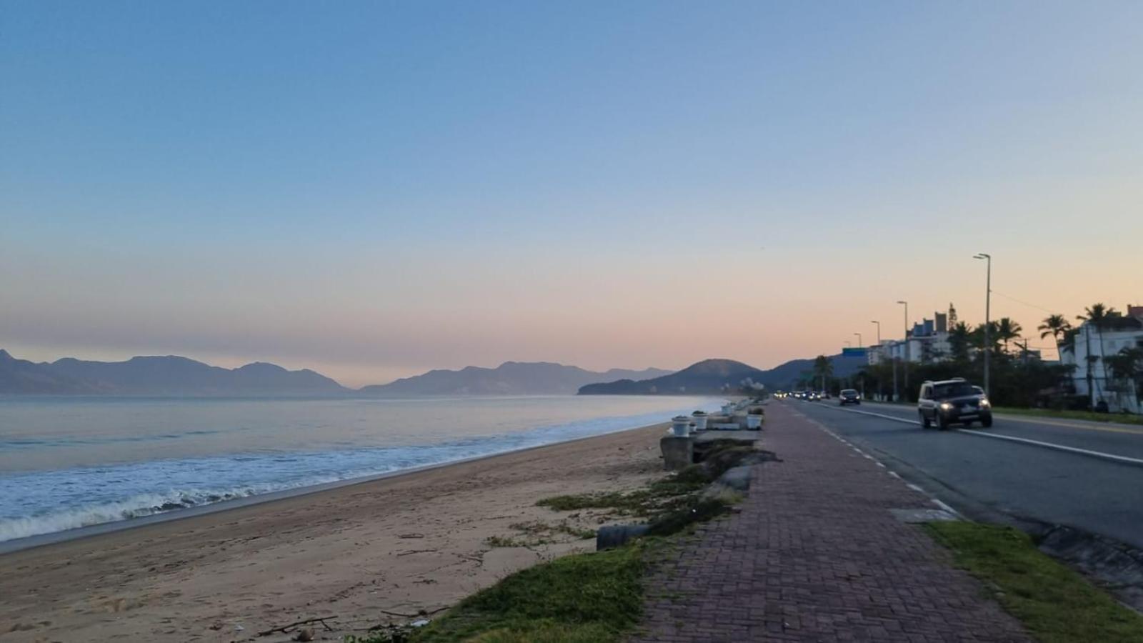 Apartamento Vista Lateral Para Praia - Excelente Localizacao - Apsol&Mar Карагуататуба Екстериор снимка